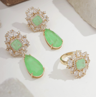 Half set earrings + ring light green stone